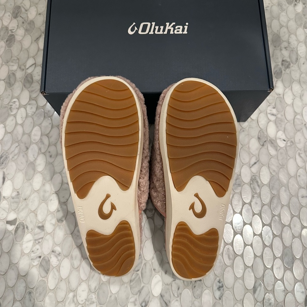 OluKai Women's Plush Shearling Slide Slippers - Pink Sea Salt - Picture 2 of 7